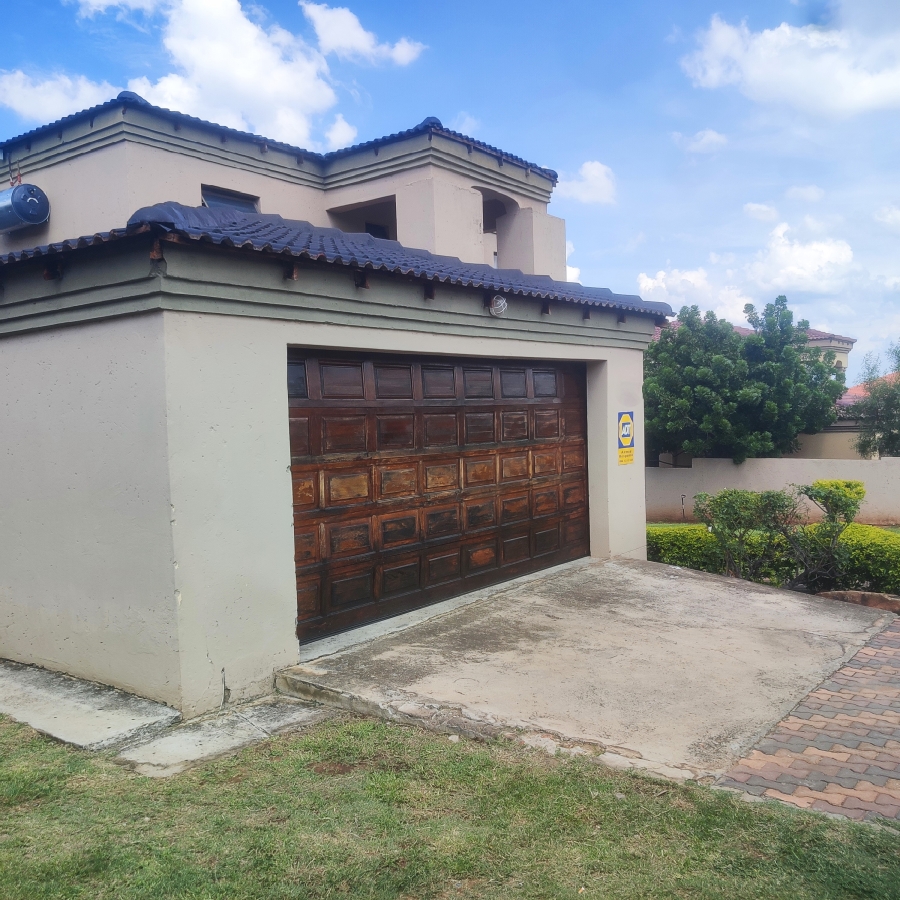 4 Bedroom Property for Sale in Geelhoutpark North West